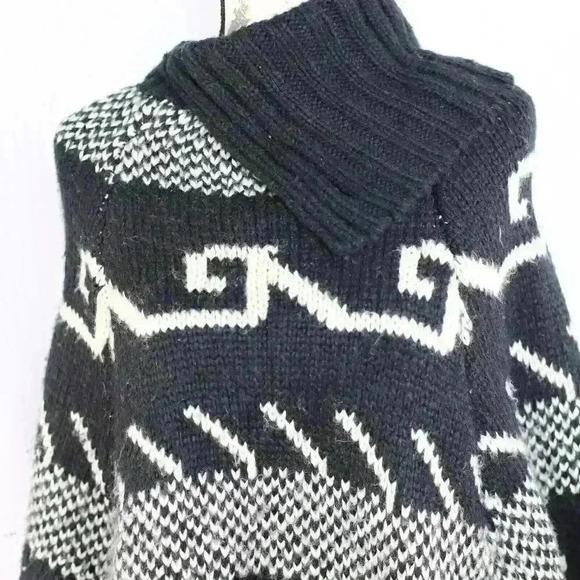 Steve Madden chunky knit Aztec style high/button neck fringe poncho sweater cape - Picture 2 of 10